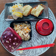 おかわりがとまらない〜きのこ、昆布、鶏肉の旨味たっぷり炊き込みご飯