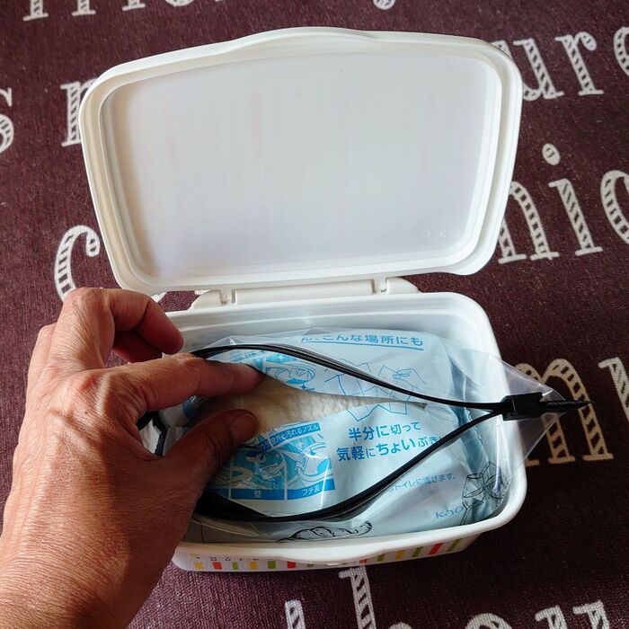 ケースに入れたら、乾燥しにくいトイレクイックル完成!