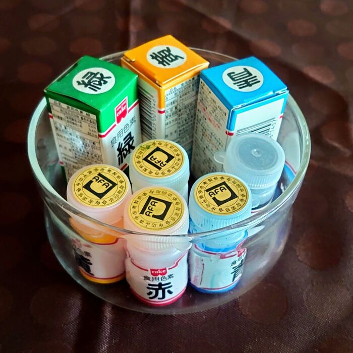 ただ、食用色素があると色んな色が作れるね