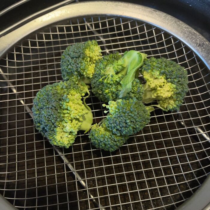 ブロッコリーを加熱します