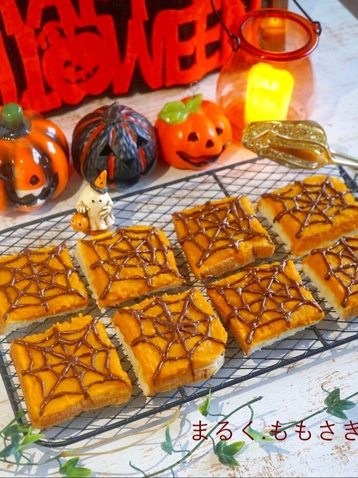 食パンで作る♪スイートパンプキンのチョコかけハロウィンパン