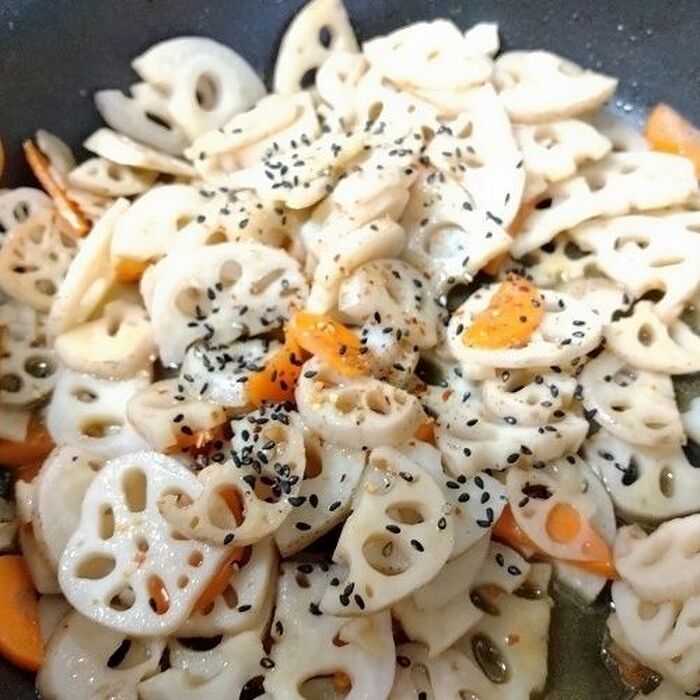 黒ごまと七味唐辛子