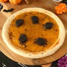 オレオ蜘蛛いっぱい!かぼちゃのスイーツピザ