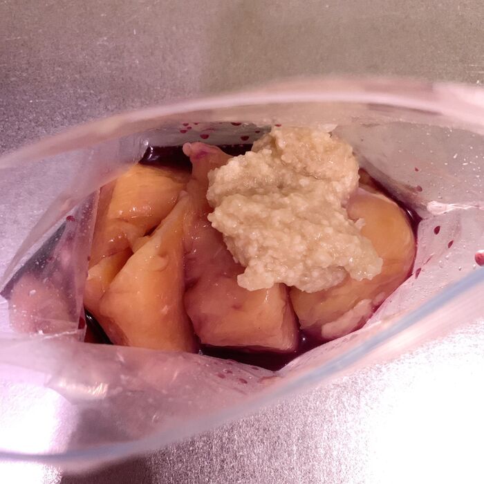 1.鶏胸肉の下準備をします。