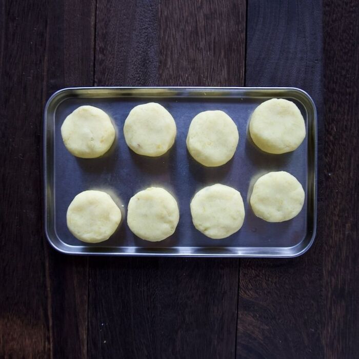 3 成形します。