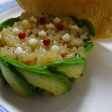 18/45 おにぎりで世界を変える【アボカドシャルロット 海老ピラフ握りパパド添え】