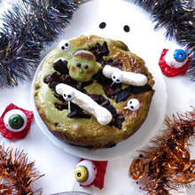 【オレオと餡もたっぷり!】オレオクリームの骨のせ、フランケンシュタインと骸骨の抹茶チーズケーキ!