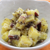 秋の味覚~ほくほくさつまいもサラダ♪ふりかけ昆布をのせて~