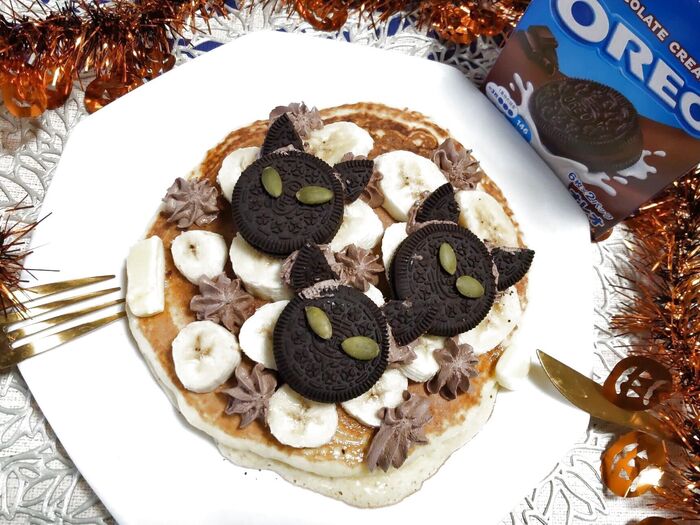 【オレオでハロウィン】簡単すぎて御免ね!♡オレオチョコクリームde3匹の黒猫バナナホットケーキ!