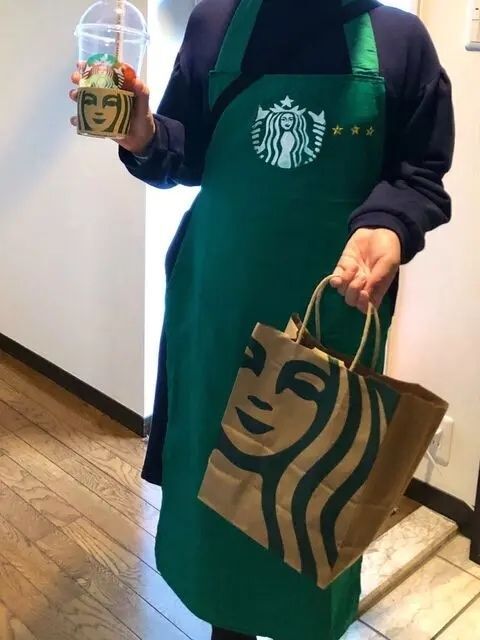 昨年は手作りスタバの店員さん