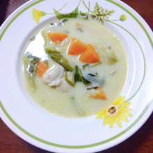 さっぱり食べられる鶏肉と小松菜のクリーム煮