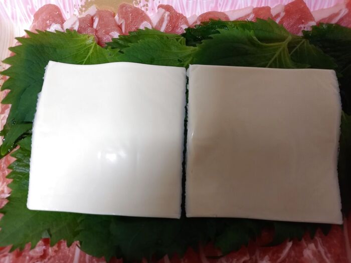 とろけるチーズをのせます♪