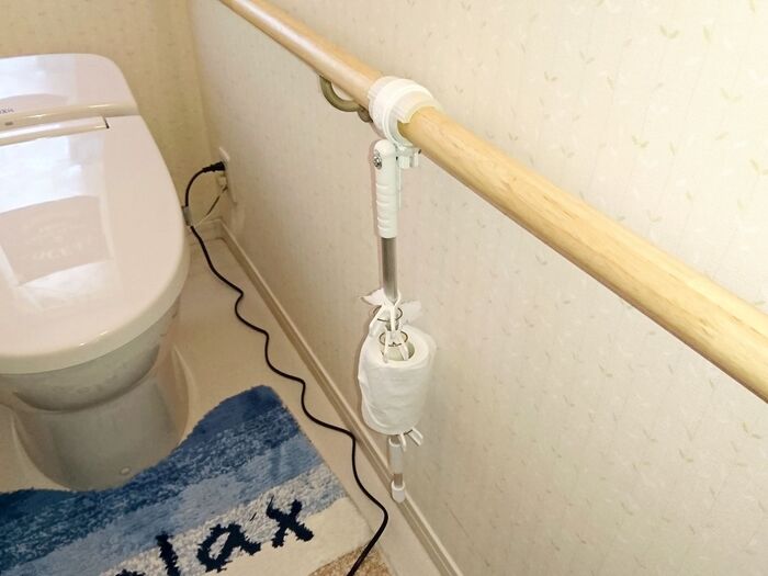 可動式前方トイレットペーパーホルダー
