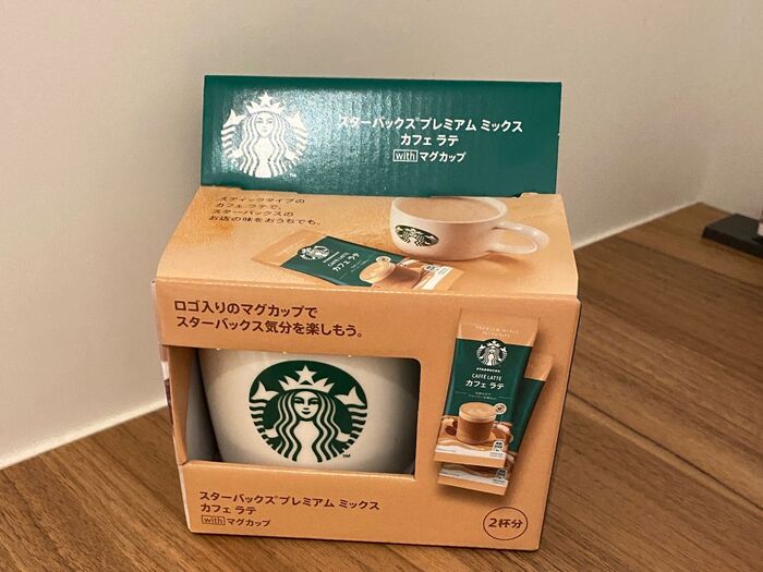 たっぷりサイズのマグカップ目当てにゲット