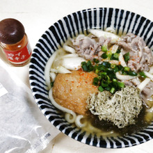 我が家の定番おうどん♡柚子唐辛子で風味良く!とろろたっぷりな豚うどん♪