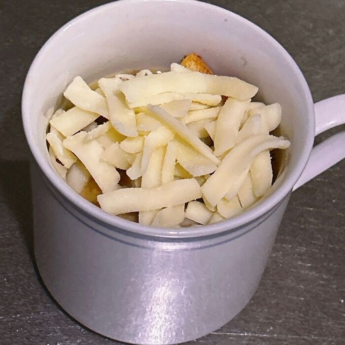 5.チーズを入れてトースターで加熱し、チーズが溶けたら完成です。