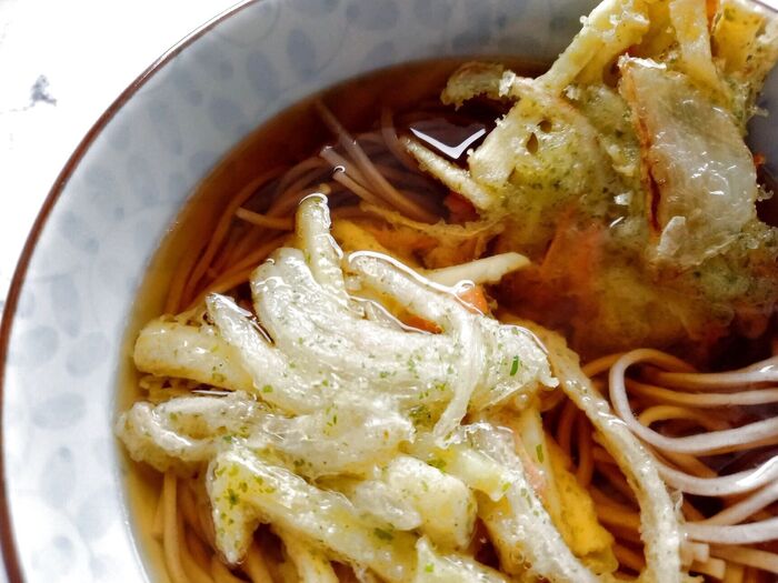 寒~い冬にぴったり♪ボリュームたっぷりのかき揚げ蕎麦☆