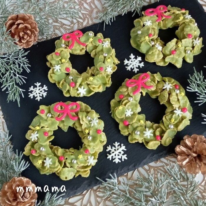 型不要!ザクザク感がたまらない♡コーンフレークで作るクリスマスリース