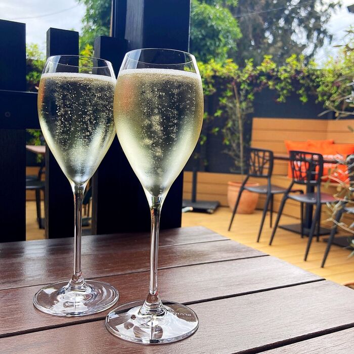 見知らぬ人間との相席NG!