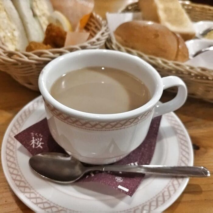 驚きの味変!【コメダ珈琲店】ミルクティにアレが入ってた!!