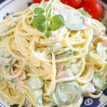疲れた日にもパパっと作れる♪ハムとキュウリの惣菜風スパサラ