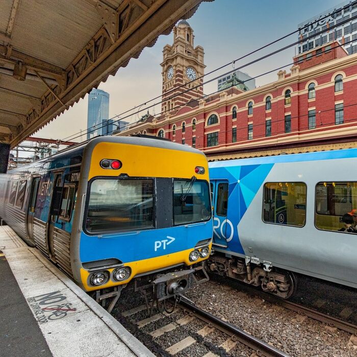 公共交通機関のドア付近はNG!