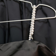 100均パールを肩ヒモに