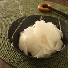 材料2つで簡単!「ヒラヒラ大根の甘酢漬け」