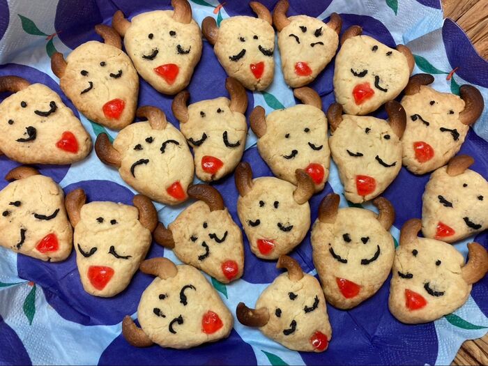 カシューナッツでトナカイさんのクッキー♪