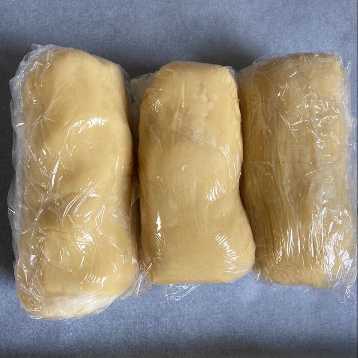 バター200gでこんな棒状のタネが3つ作れました♪