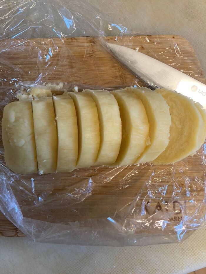 解凍してから好きな厚さに切って下さい♪