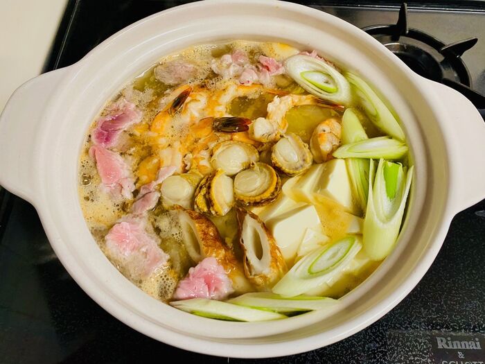 白菜をくたくた煮こんだ海鮮鍋!白菜の大量消費煮