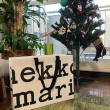 クリスマスツリー に「紙袋」活用