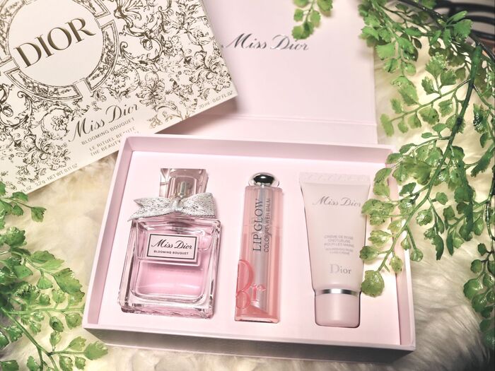 ハンドクリームが無料?【DIOR限定コフレ】おまけもラッピングも豪華♡