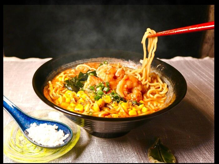 餅がミソ?【エビの殻】であつあつ海老味噌バターコーンラーメン♡