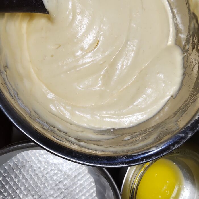 今年のクリスマスケーキは「スノー」のチョコ2種類をトッピングー!