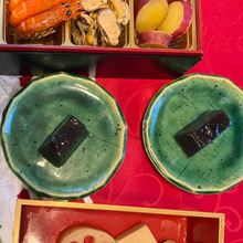 無駄なく使い切る「残った黒豆シロップで寒天ゼリー」