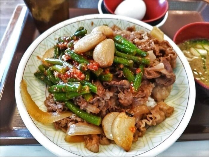 【第2位】ダブルニンニク牛丼 640円