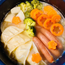 あったか♪ポトフ鍋〜チーズライス餃子入り〜