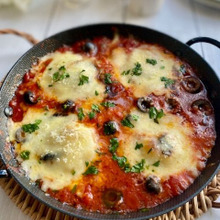 あまっているお餅でトマトたっぷりピッツァイオーラ風