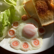 またまた大笑い!残った姫ナルトでカワイイ目玉焼き出来た♪