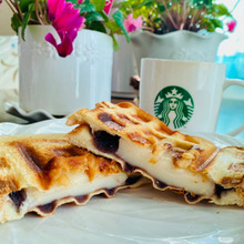 余ったお餅であんバターホットサンド!もっちり美味しい〜