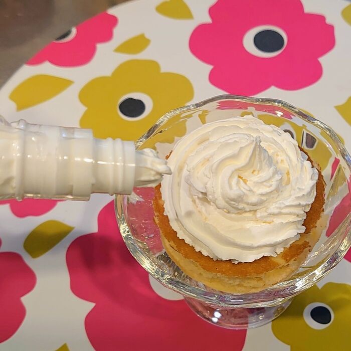 ホイップクリームをクルクル