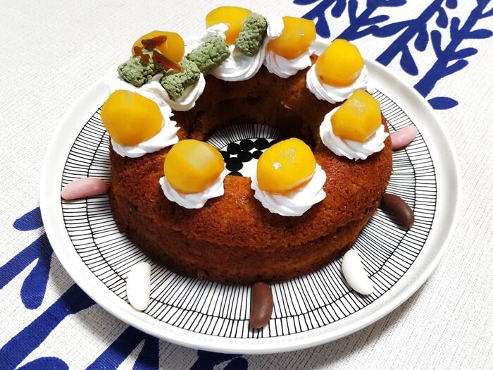 2024年 龍のように、昇運を願って!栗の甘露煮8個をのせた和風味のリングケーキ♪