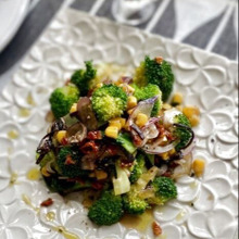 いろいろ入ってブロッコリーの塩昆布マリネ