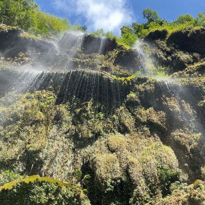 次に、Tumalog Water Falls(ツマログ滝)へ