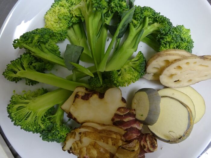 ブロッコリー、菊芋、くわい、蓮根、嘘の蟹