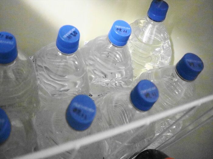 期限切れの水でも捨てずに取っておく! 目からうろこの備蓄術