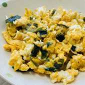 お子様と一緒に作れる!即席わかめスープを使った簡単たまごとじ