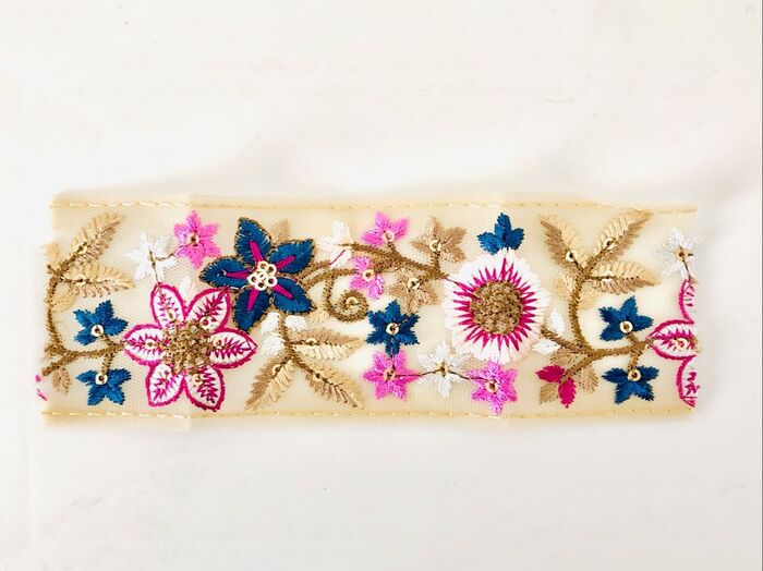 【セリア】大人気の〈インド刺繍リボン〉100均で楽しめた!一瞬でできるアレンジ方法もご紹介♡